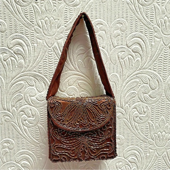 BEAUTIFUL Vintage 1940’s Carnival Glass Beaded Brown Silk Box Purse - Picture 4 of 11